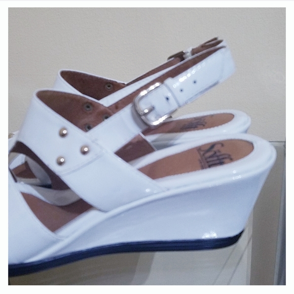 Sofft Shoes | Sofft White Patent Leather Wedge Sandals 95n | Poshmark